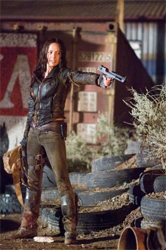 Terminator Salvation Moon Bloodgood as Blair Williams with gun