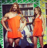 Dwayne Johnson in a matching dress with Miley Cyrus on instagram